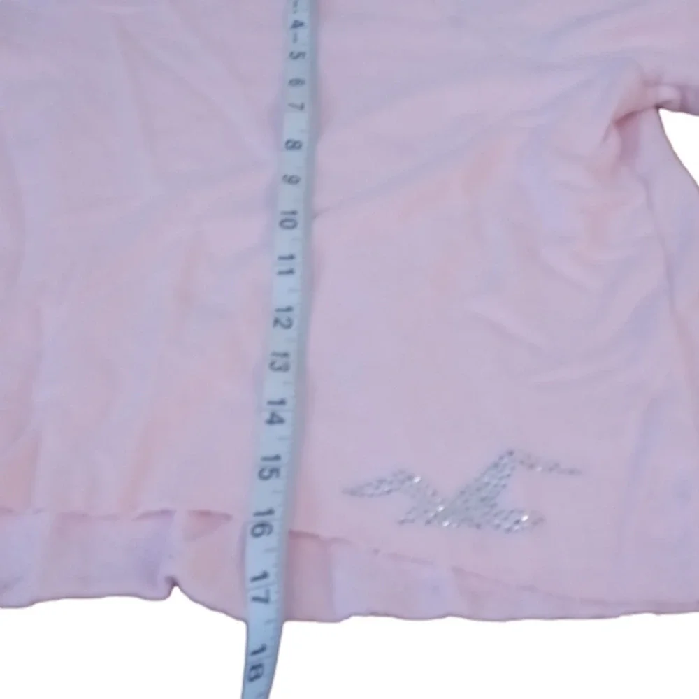 Pink Hollister xs sweatshirt. Perfect for Cooler Summer Nights On The Beach.